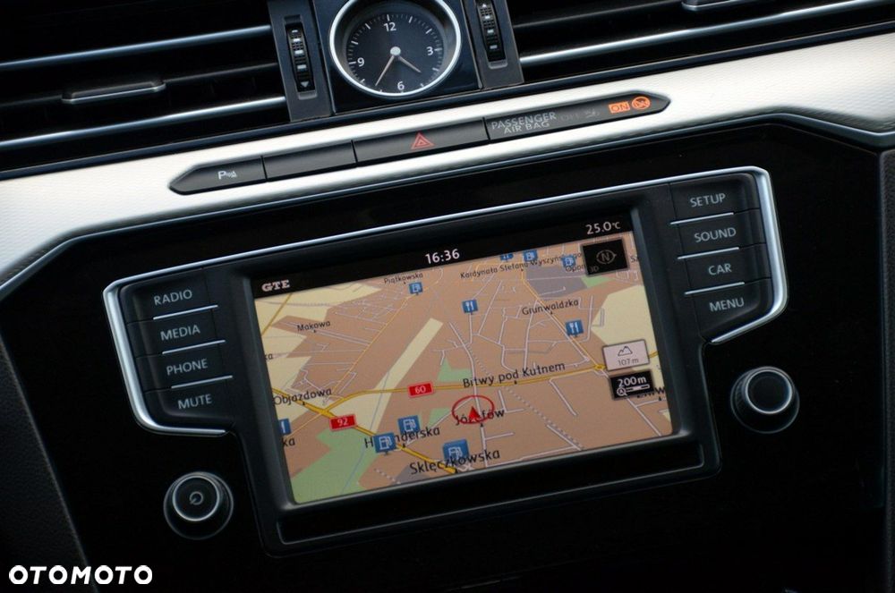 Volkswagen Passat - 33