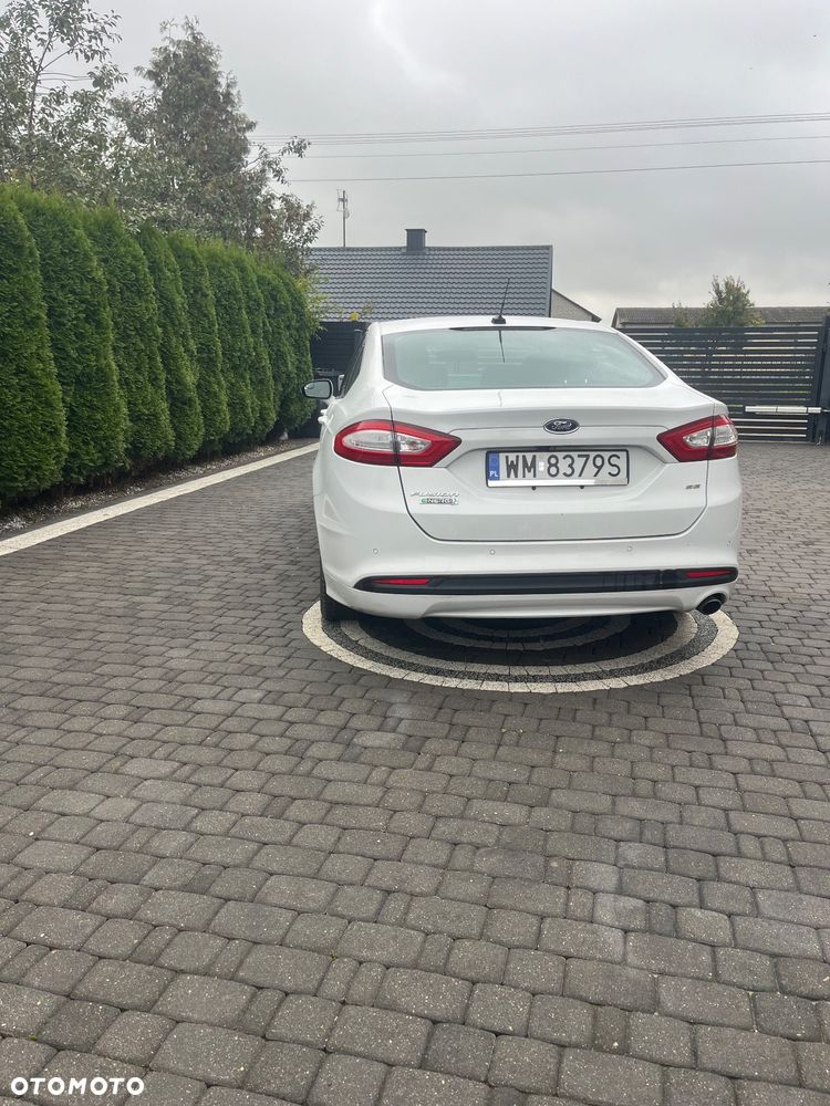 Ford Fusion - 12