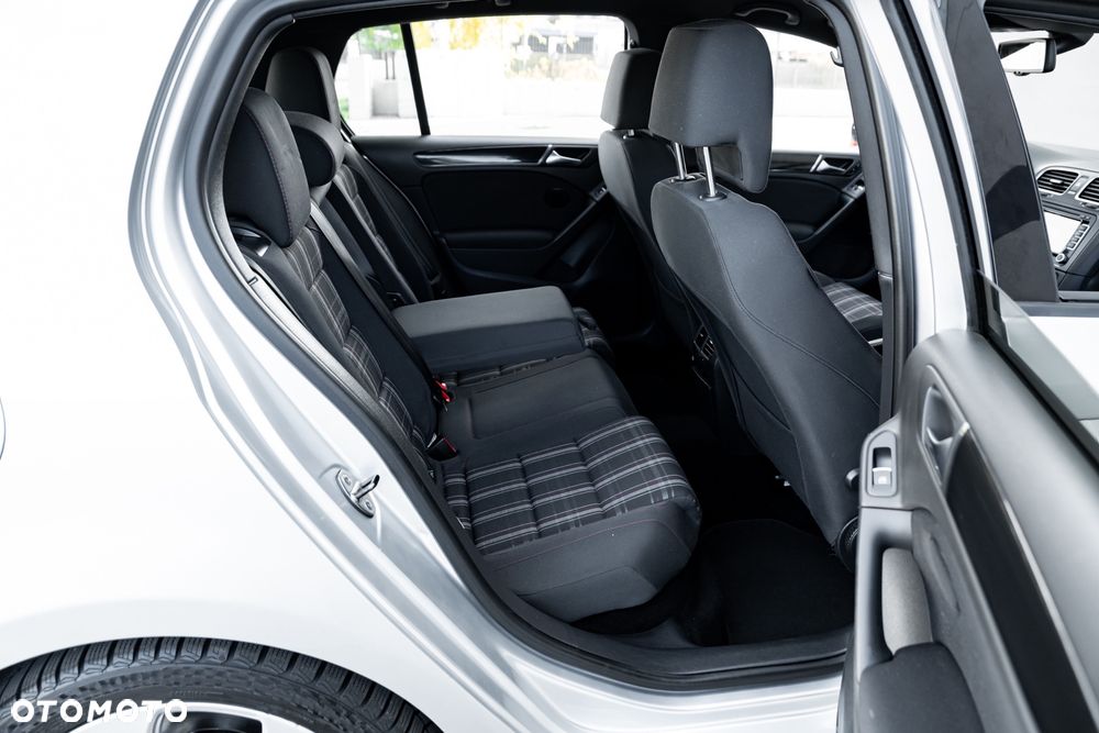 Volkswagen Golf 2.0 GTI - 23