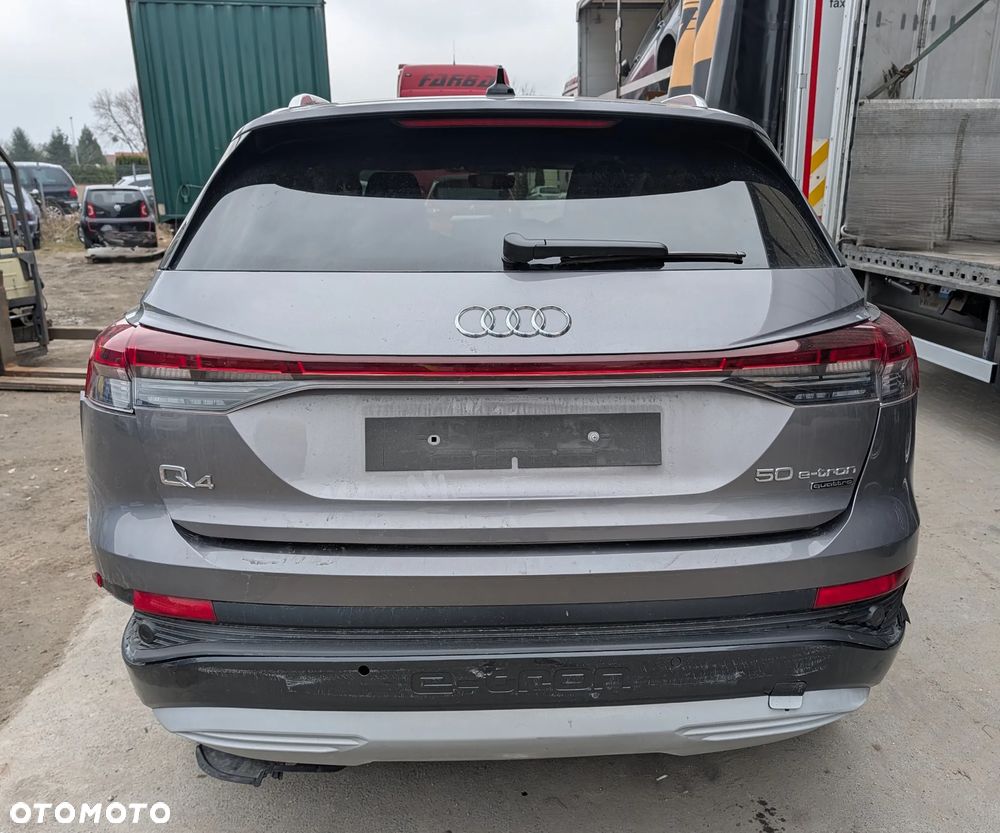 Audi Q4 e-tron 50 quattro - 4