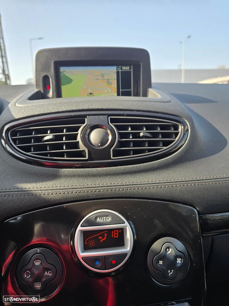 Renault Clio Sport Tourer - 12