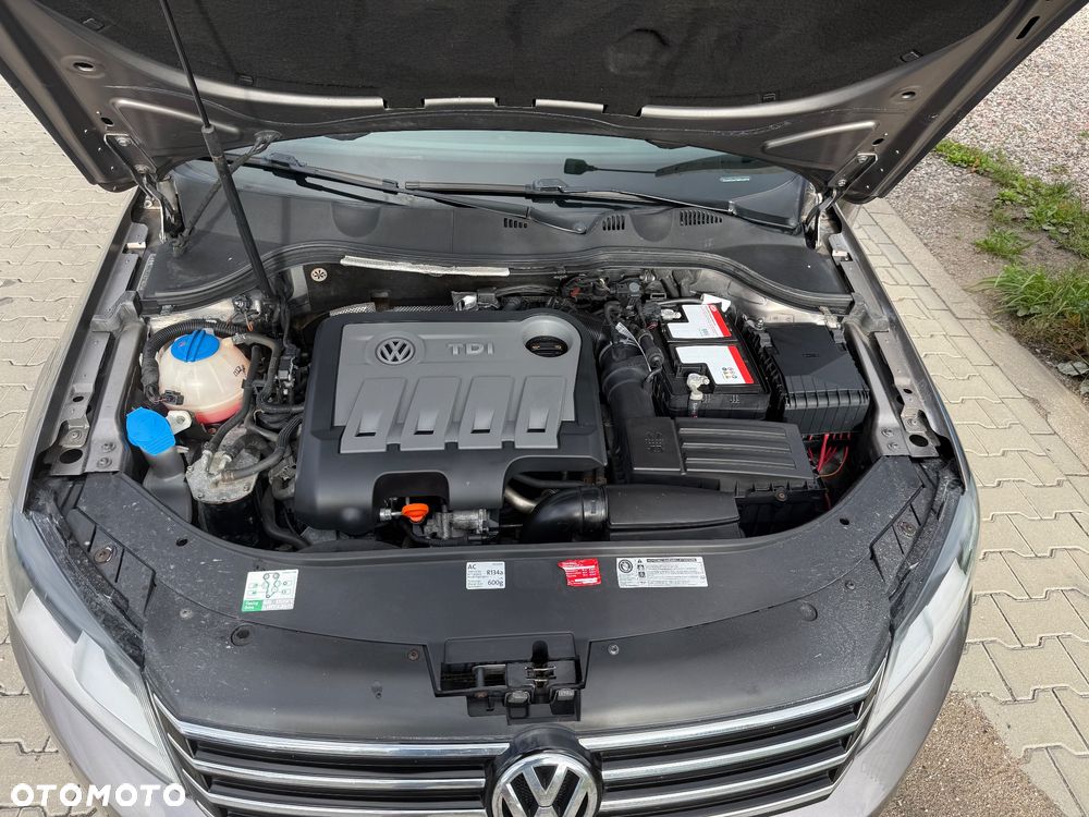 Volkswagen Passat 2.0 Blue TDI SCR Comfortline - 26