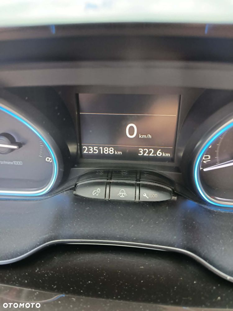 Peugeot 2008 e-HDi FAP 115 STOP & START Allure - 10
