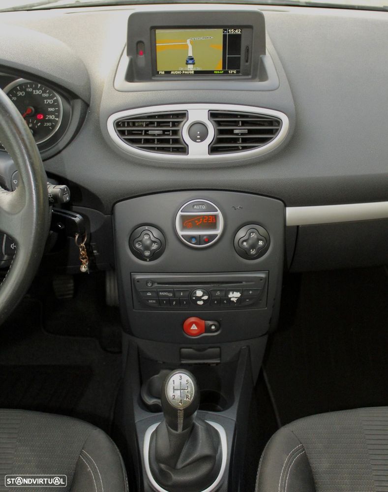 Renault Clio Break 1.5 dCi Dynamique S - 24