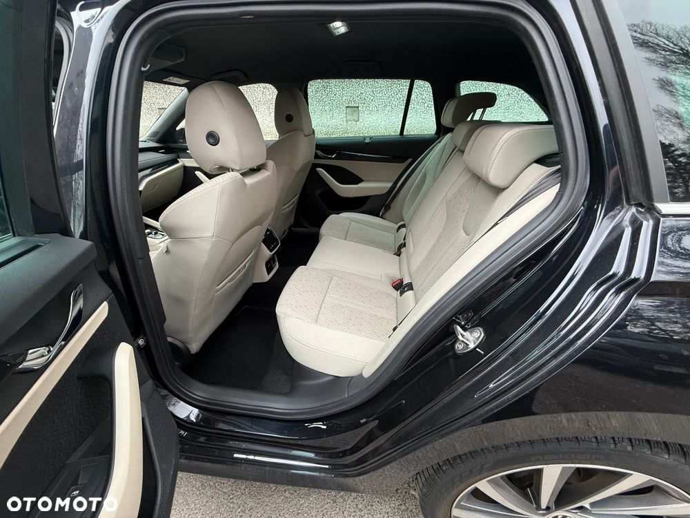 Skoda Octavia 2.0 TDI Style DSG - 32