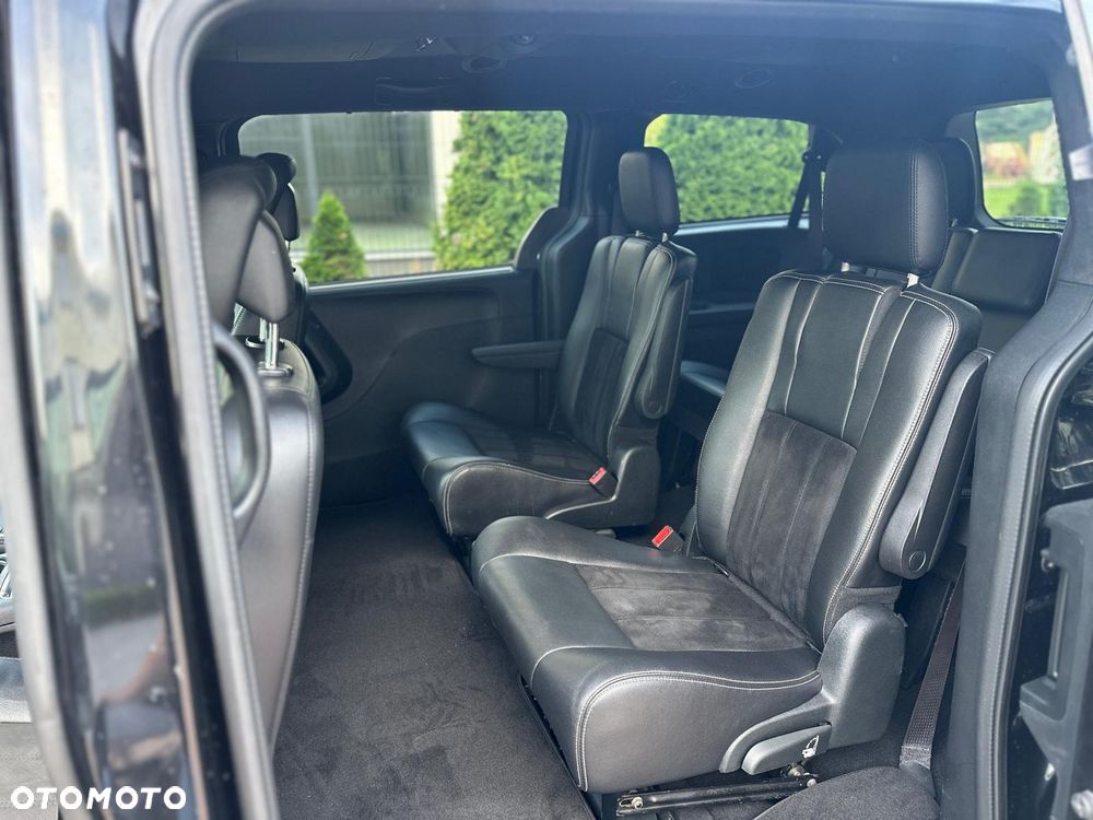 Dodge Grand Caravan - 36