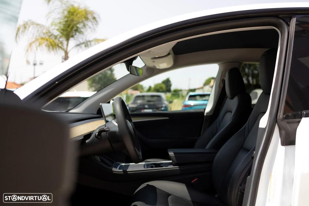 Tesla Model Y Standard - 21