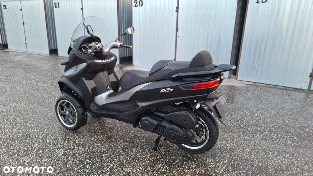 Piaggio MP-3 - 4