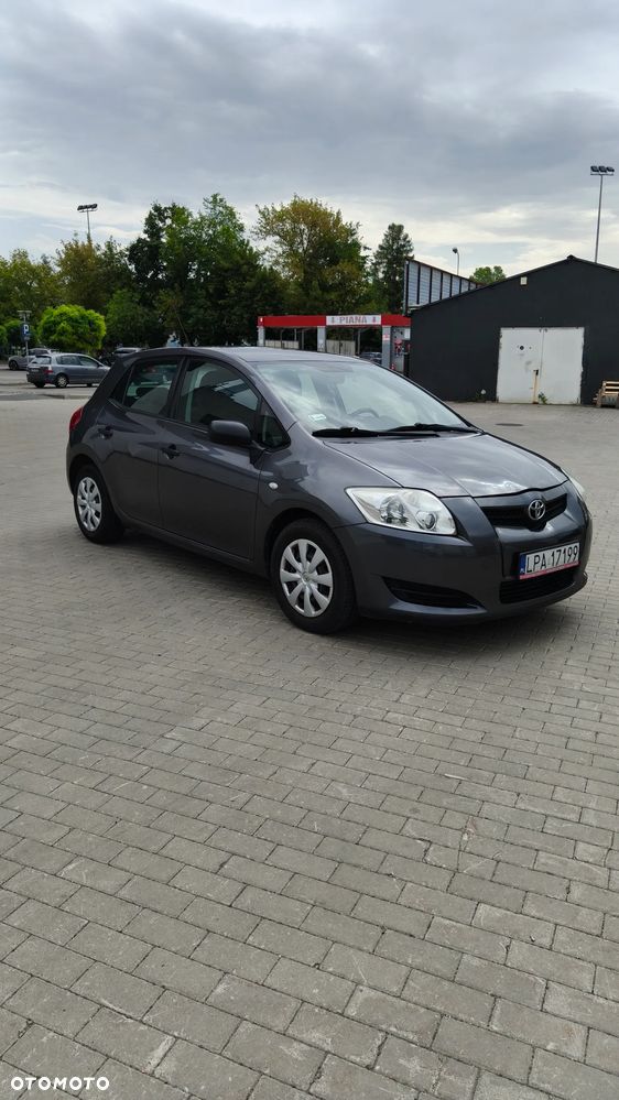 Toyota Auris 1.4 D-4D Luna - 1