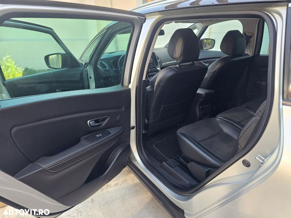 Renault Grand Scenic - 11