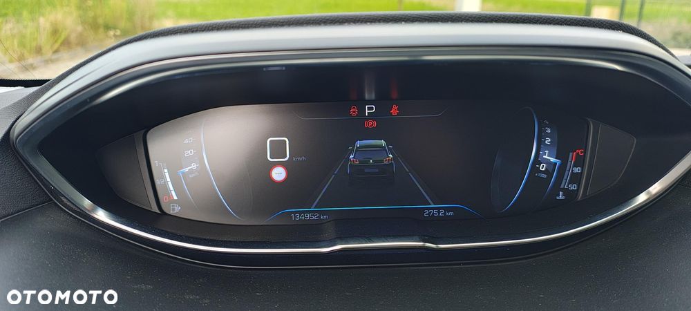 Peugeot 5008 2.0 BlueHDi Allure S&S EAT8 - 17