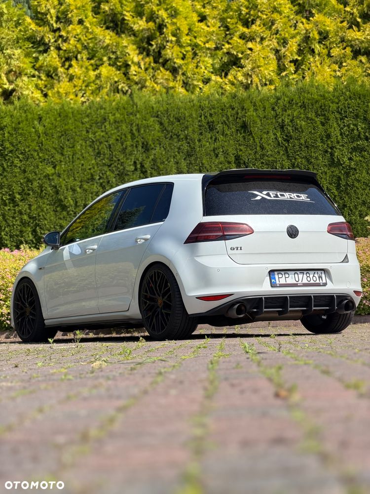 Volkswagen Golf GTI Performance BlueMotion Technology DSG - 18