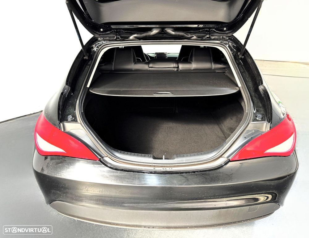 Mercedes-Benz CLA 180 d Shooting Brake Urban - 18