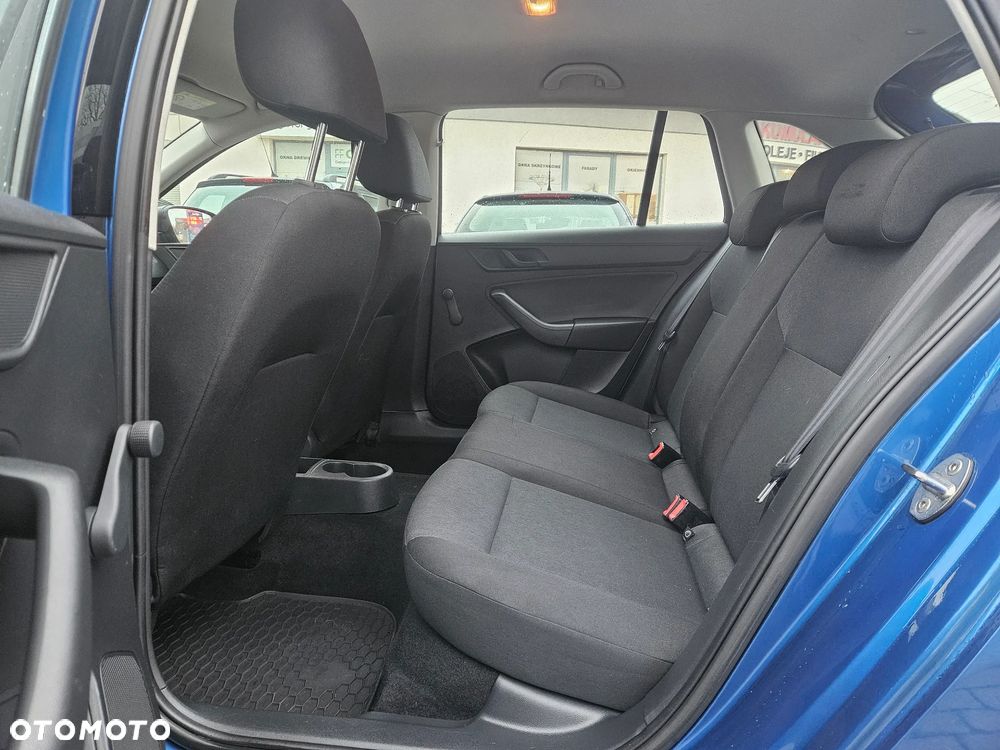 Skoda RAPID Spb 1.4 TDI DPF Ambition - 9