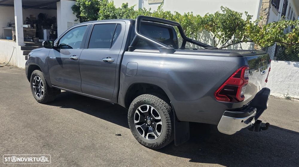 Toyota Hilux 2.4 D-4D 4WD CD CM - 6