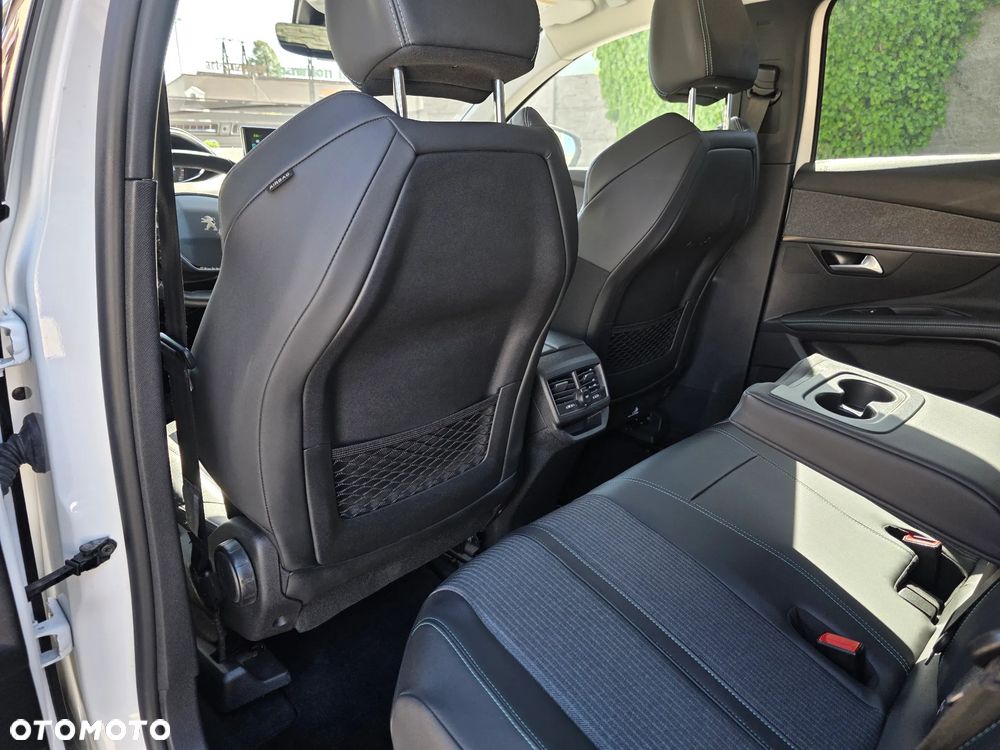 Peugeot 3008 1.6 PureTech Hybrid PHEV Allure Pack S&S EAT8 - 19