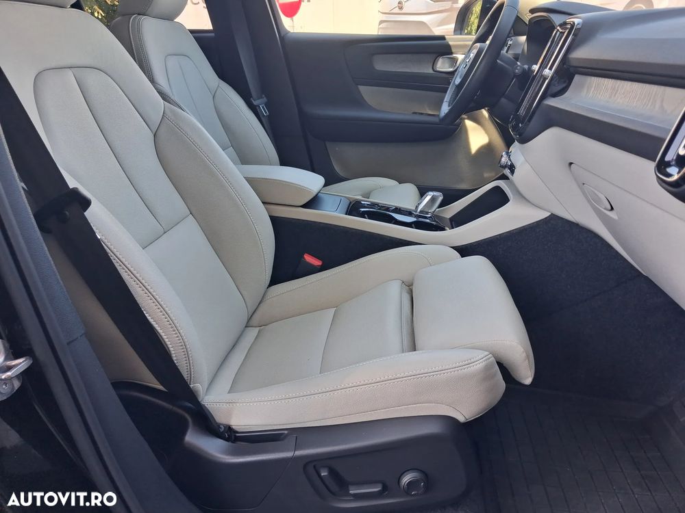 Volvo XC 40 B3 AT FWD MHEV Plus Dark - 34