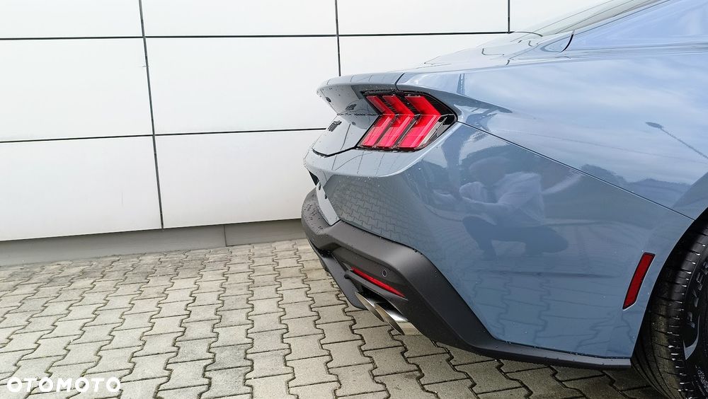 Ford Mustang - 12