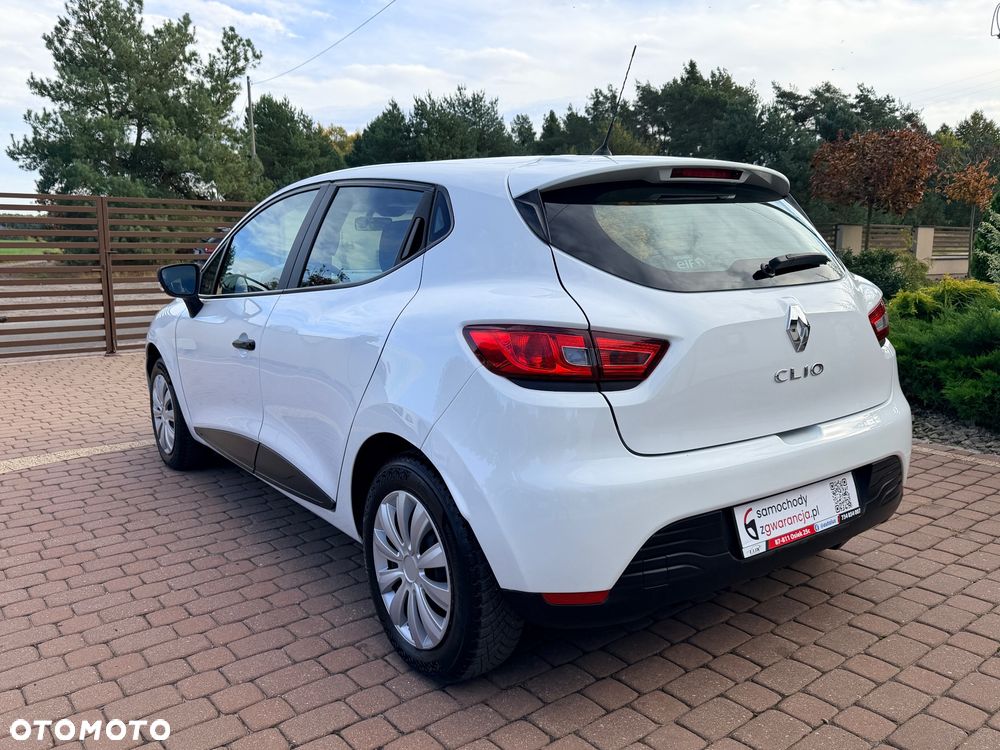 Renault Clio 1.2 16V 75 Life - 6