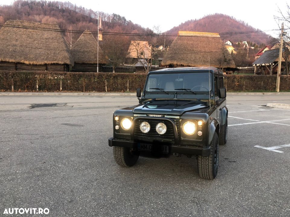 Land Rover Defender 90 County SW - 4
