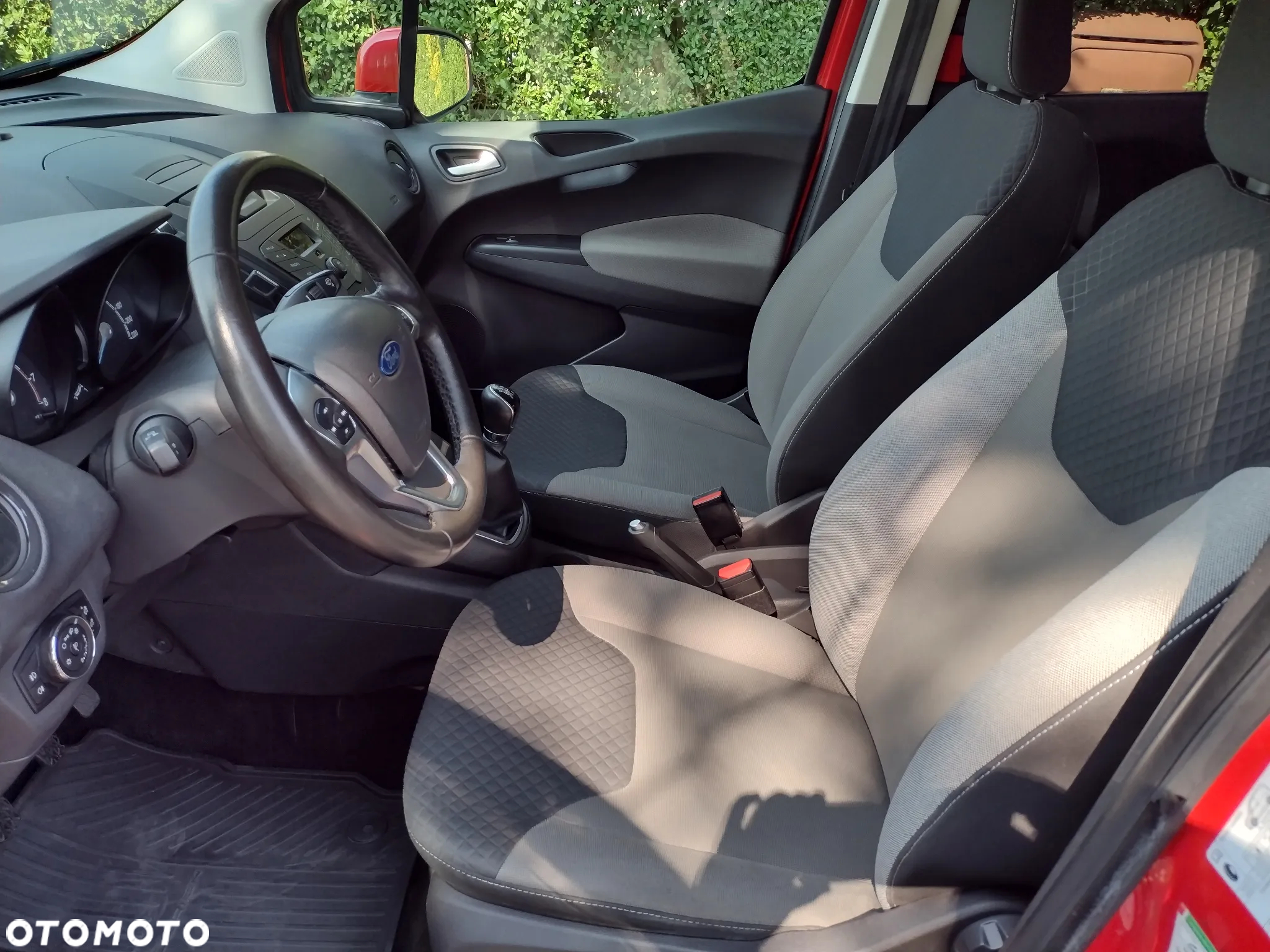 Ford Tourneo Courier 1.0 EcoBoost S&S Titanium - 13
