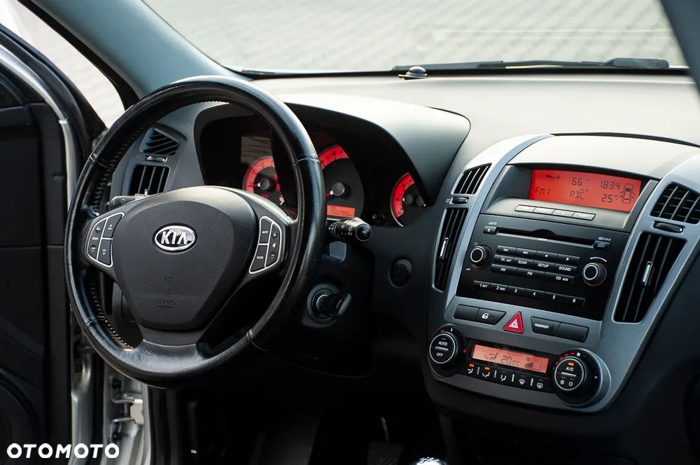 Kia Ceed 1.4 Comfort + - 24