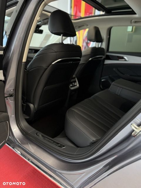 Hongqi H5 - 10