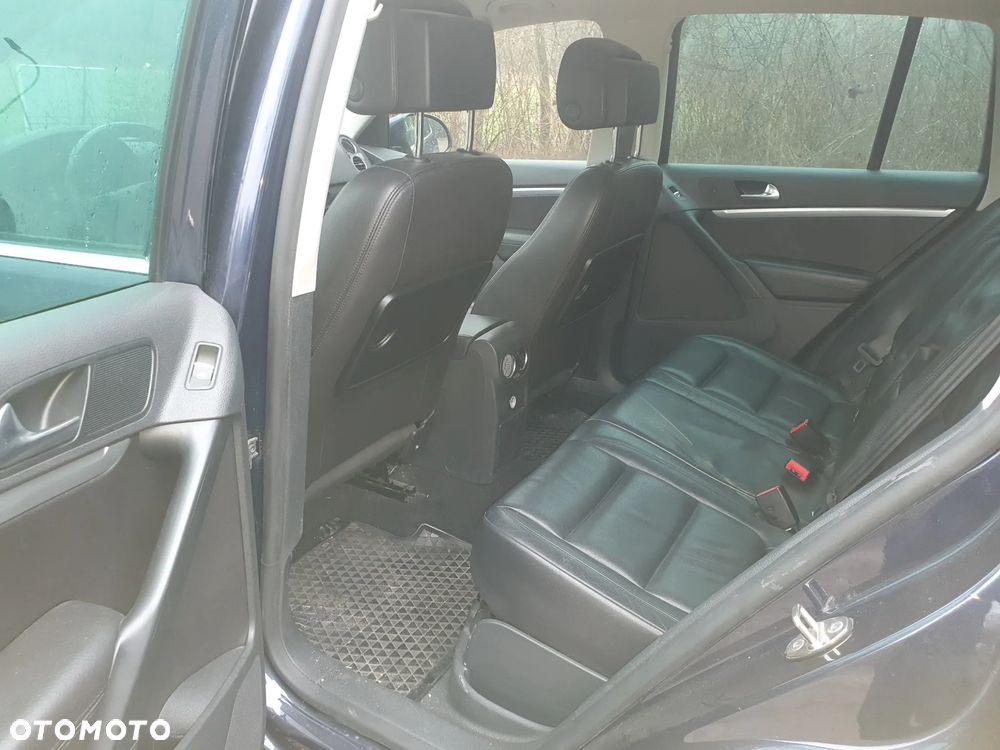 Volkswagen Tiguan 2.0 TDI DPF 4Motion BlueMotion Technology DSG Lounge Sport & Style - 16