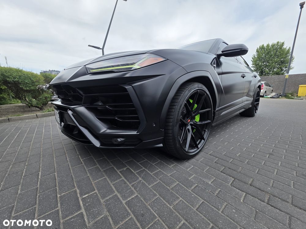 Lamborghini Urus - 1
