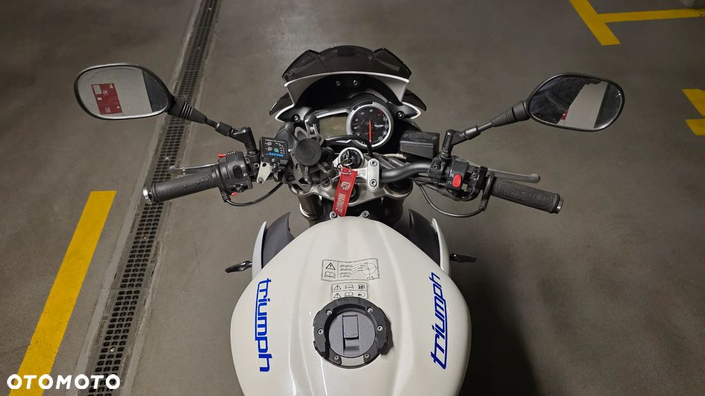 Triumph Street Triple - 9