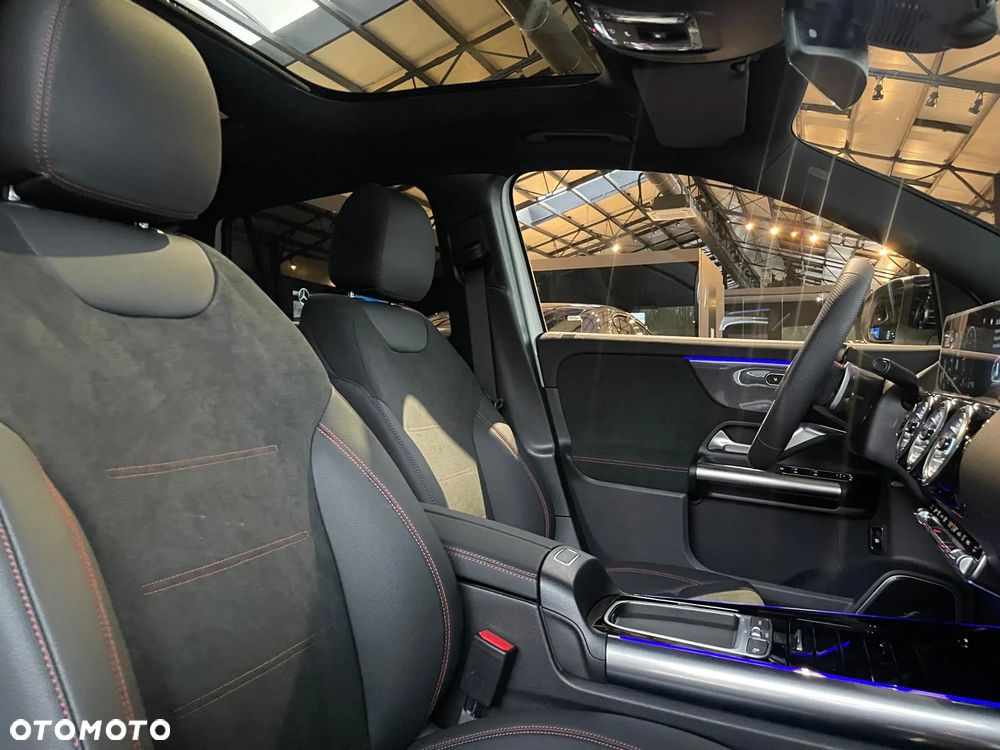 Mercedes-Benz GLA 200 d - 11