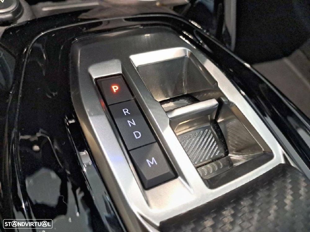 Peugeot 208 1.2 Hybrid Allure e-DCS6 - 18