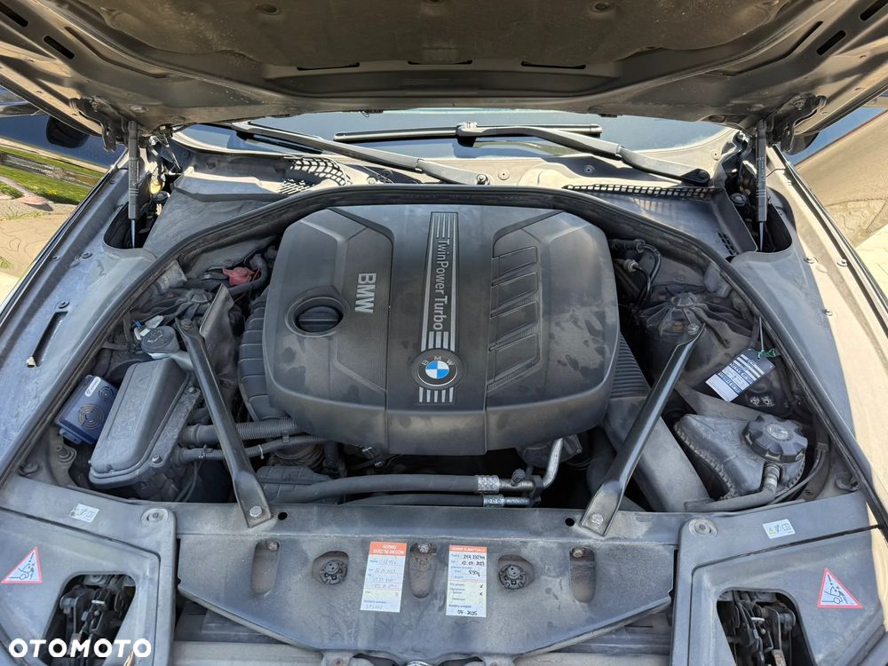 BMW Seria 5 525d xDrive - 10