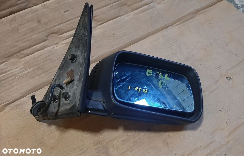 Lusterko  BMW E36 prawe czarne 4pin  8144472.0 - 1