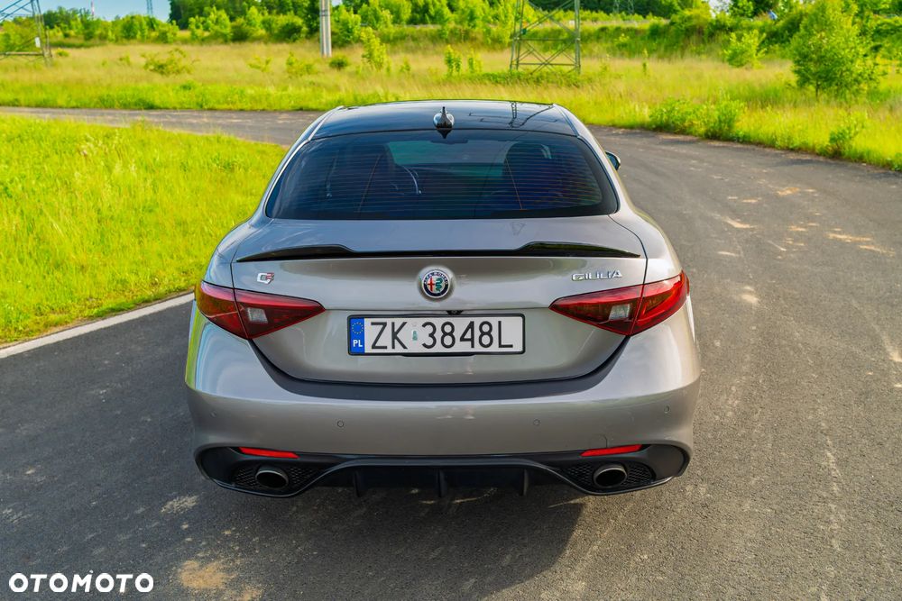 Alfa Romeo Giulia - 5