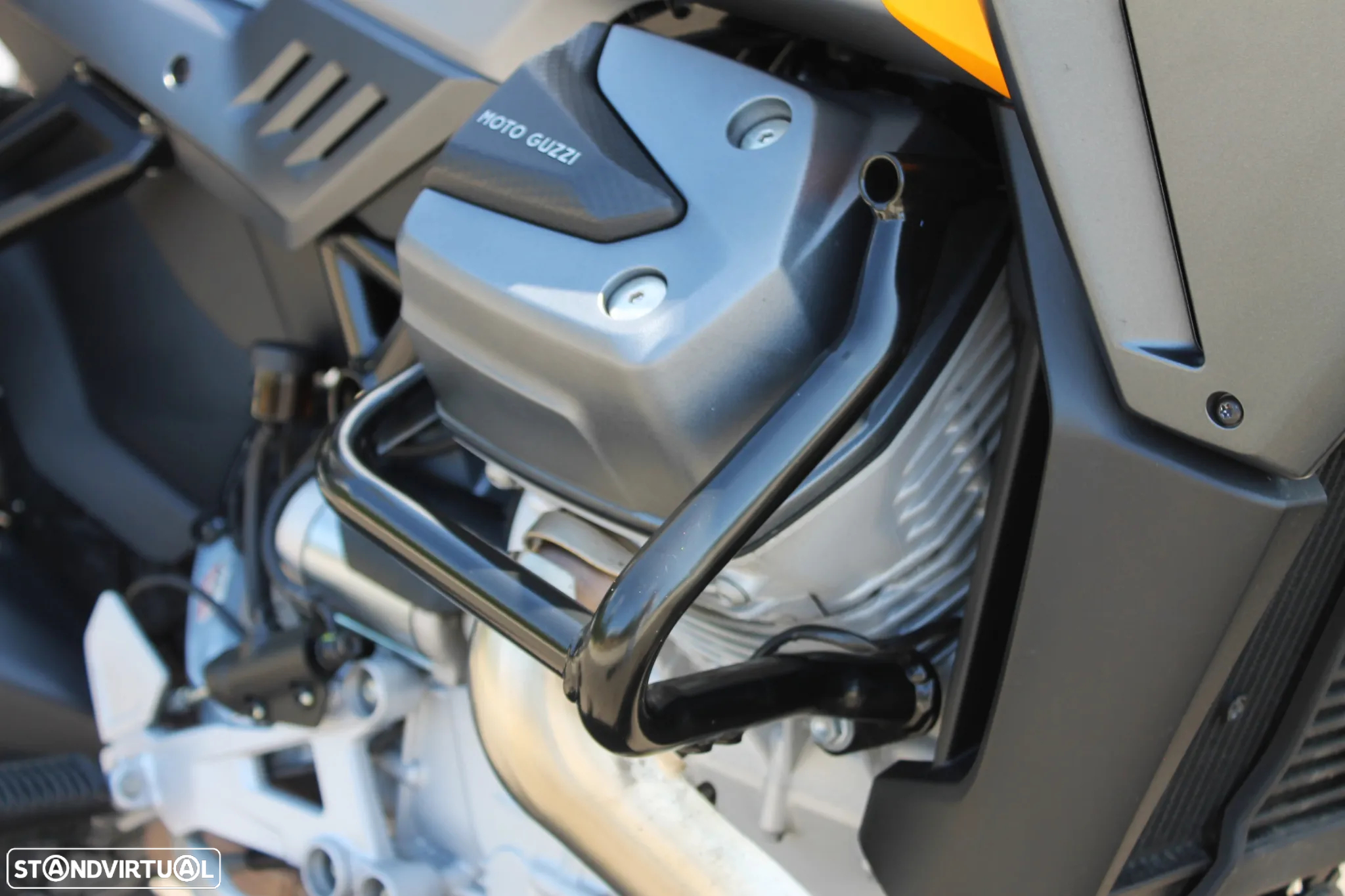 Moto Guzzi Stelvio 1000 - 18
