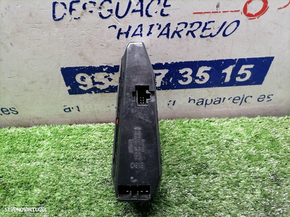 COMANDO ELEVADOR DE VIDRO FRONTAL ESQUERDO HYUNDAI COUPE 2002 -9357027100B - 1