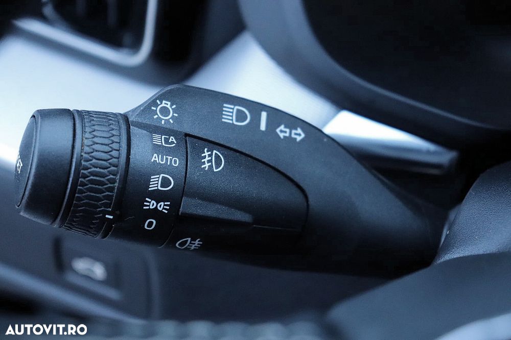 Volvo XC 60 D5 AWD Geartronic RDesign - 27