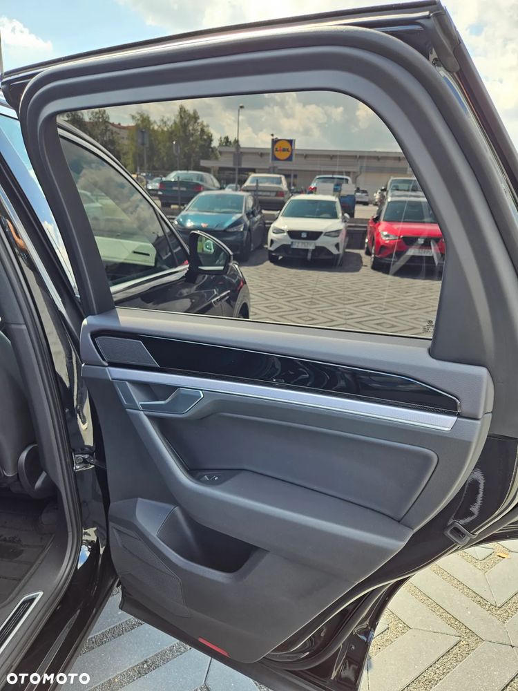 Volkswagen Touareg 3.0 V6 TFSI 4Motion R-Line - 33