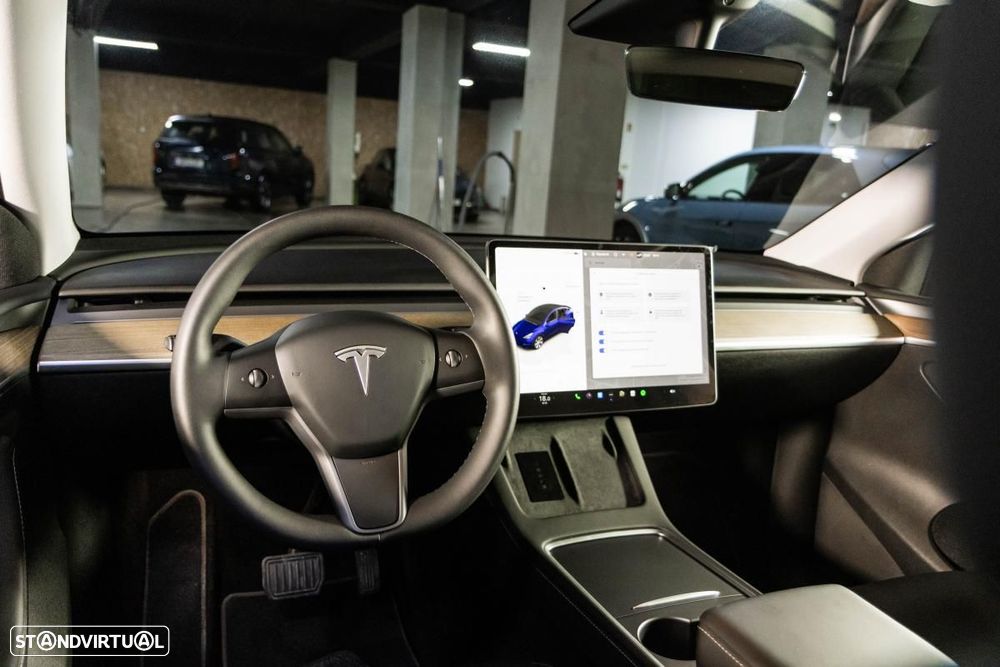 Tesla Model Y Long Range Dual Motor AWD - 18