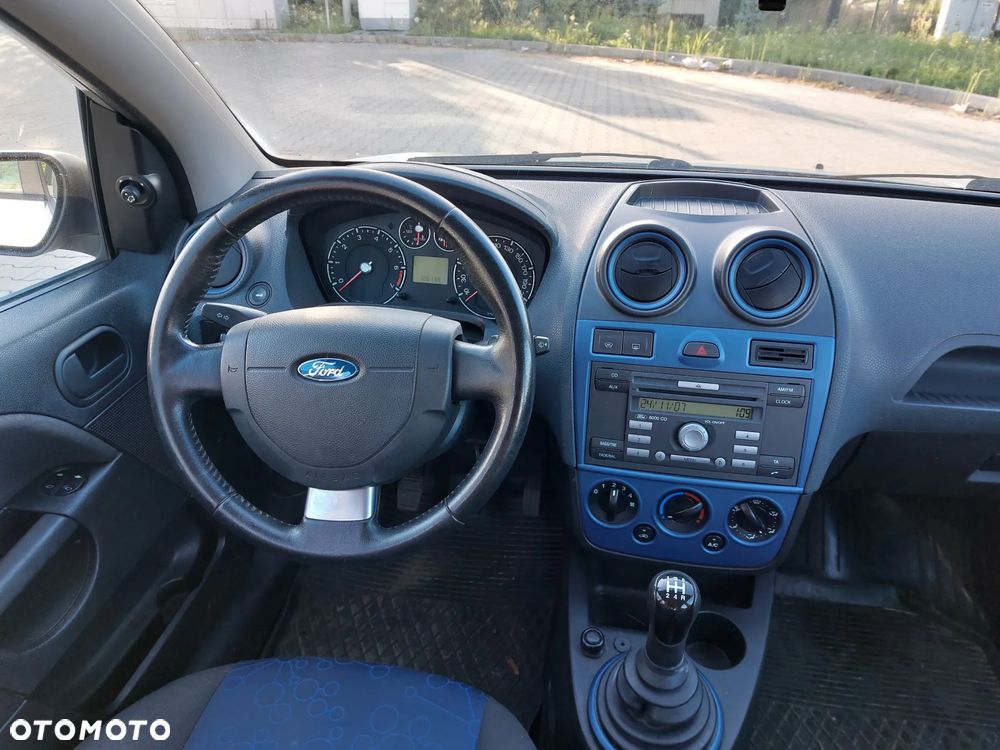 Ford Fiesta 1.3 Futura - 5