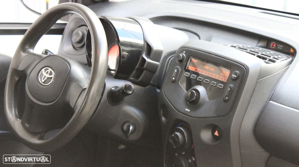Toyota Aygo x-play - 27