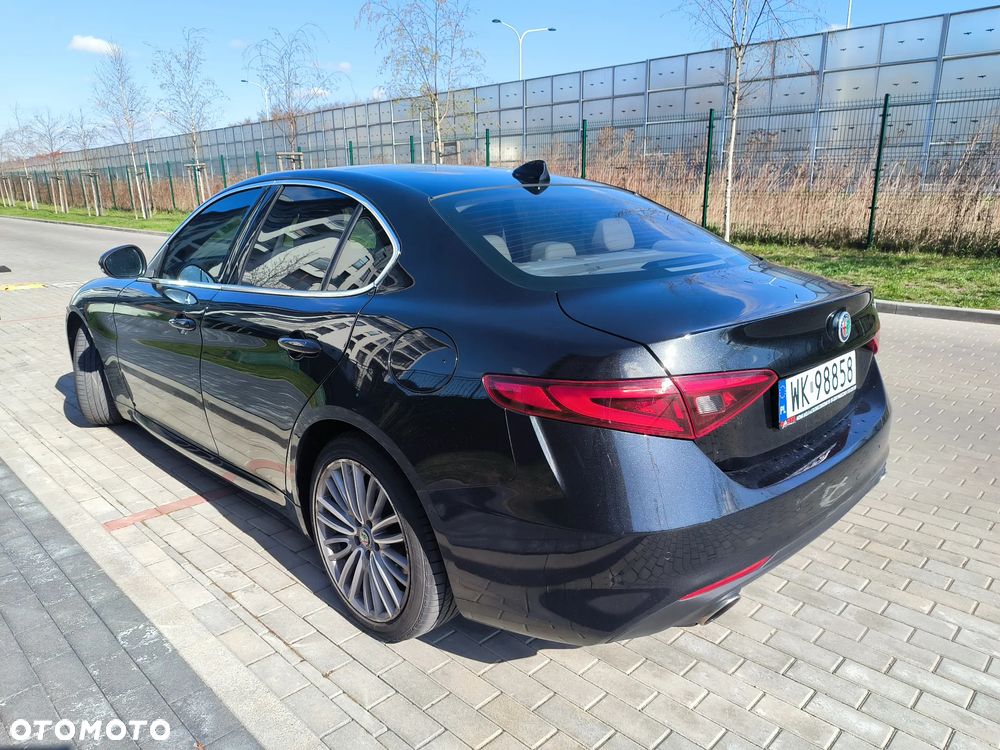 Alfa Romeo Giulia 2.0 Turbo 16V AT8 Veloce - 4