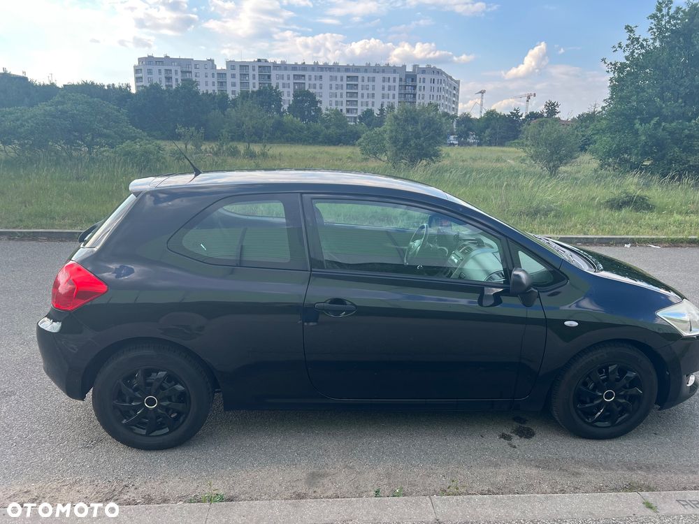 Toyota Auris 1.4 D-4D Luna - 6