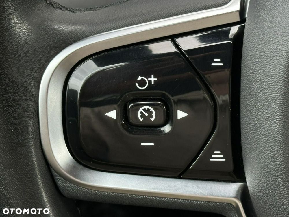 Volvo XC 90 T8 AWD Plug-In Hybrid Plus Dark 7os - 28