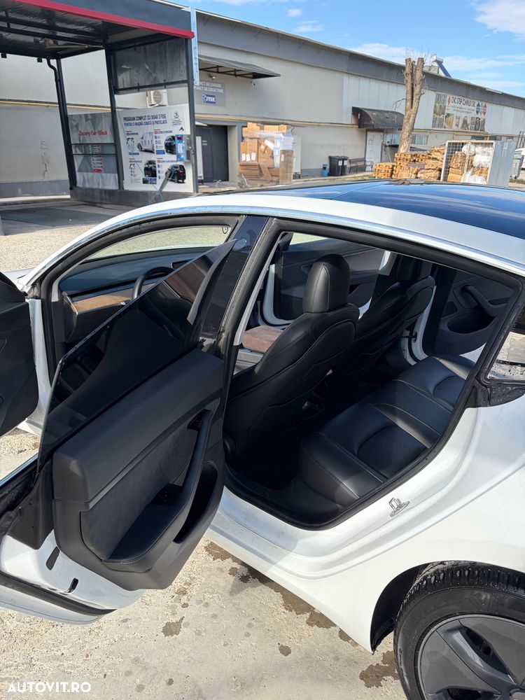 Tesla Model 3 - 28