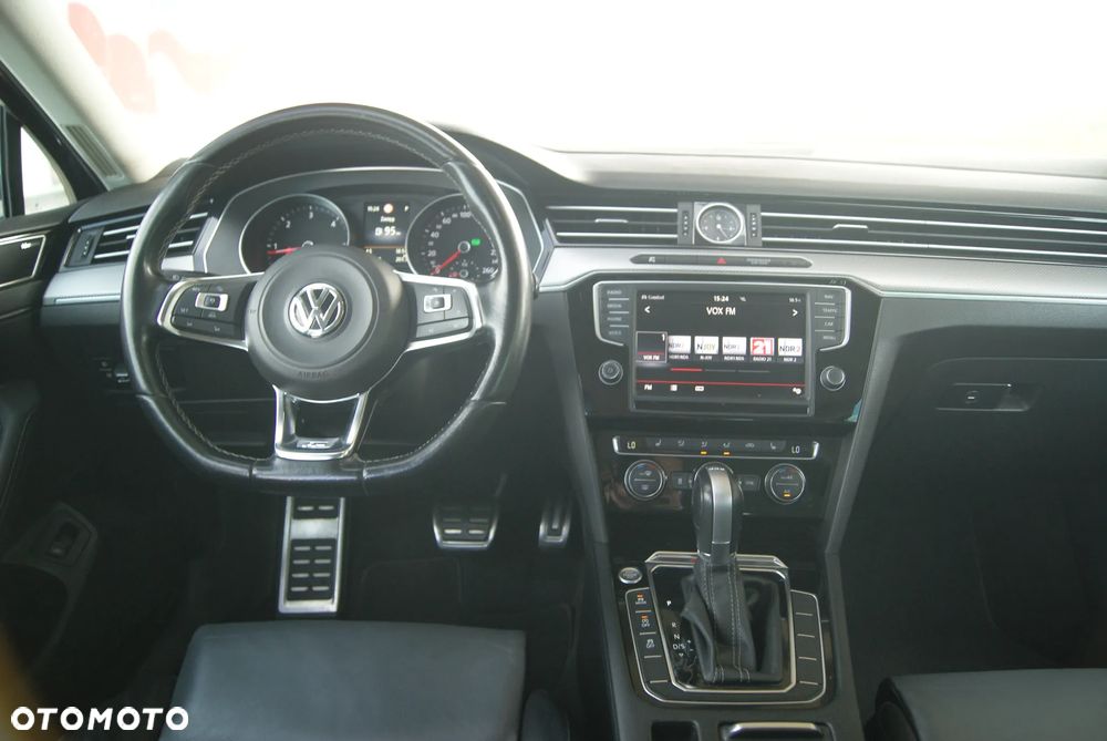 Volkswagen Passat 2.0 TDI SCR 4Mot DSG Highline - 23