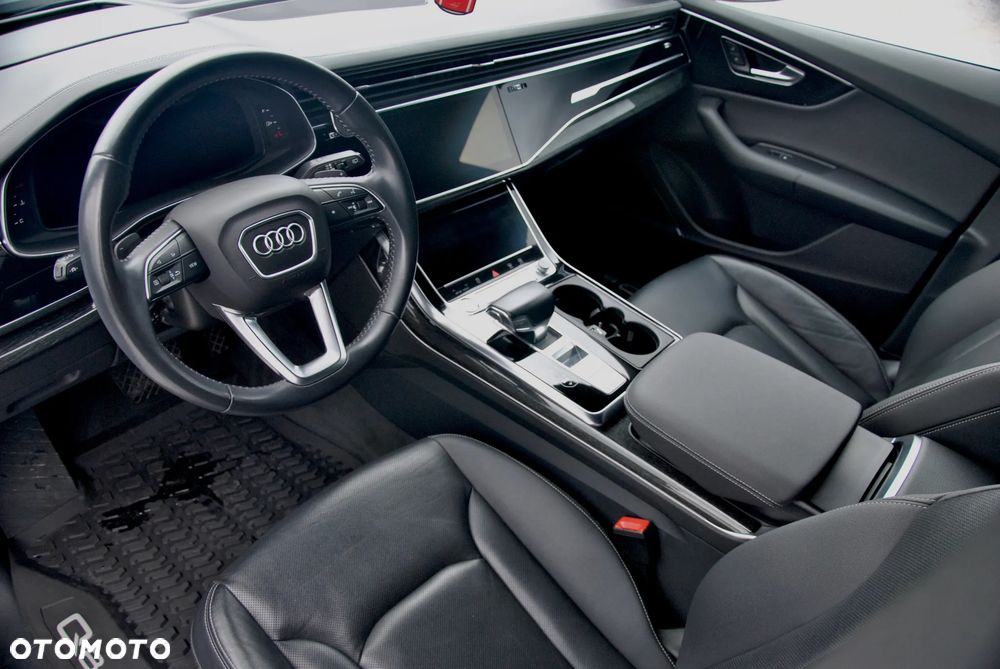Audi Q8 55 TFSI quattro tiptronic - 10