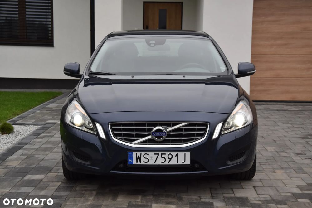 Volvo V60 D3 Momentum - 10