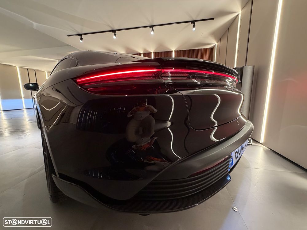 Porsche Taycan GTS - 15